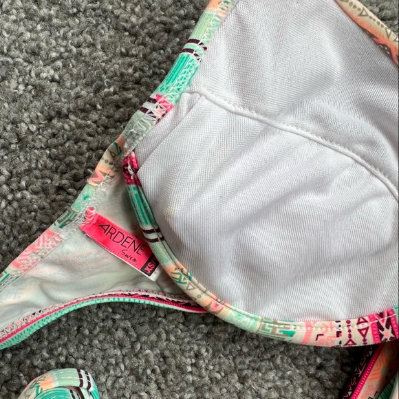 Push-up Neon Bikini Top like new - Picture 3 of 3